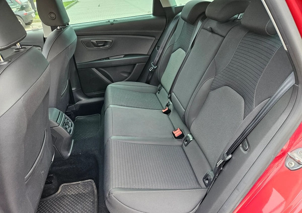 Seat Leon cena 60900 przebieg: 95600, rok produkcji 2018 z Moryń małe 232